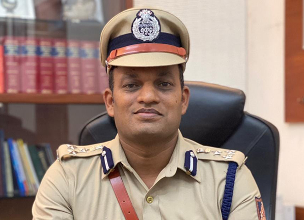 shashi kumar takes charge as new city police commissioner of mangalore |  ಪೊಲೀಸರ ಮೇಲೆ ಹಲ್ಲೆ ಕೃತ್ಯವನ್ನು ಸಹಿಸುವುದಿಲ್ಲ, ತಕ್ಕ ಶಾಸ್ತಿ ಮಾಡುತ್ತೇನೆ ; ಕಮಿಷನರ್  ಶಶಿಕುಮಾರ್ | Headline Karanataka